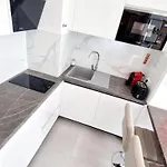 Luxury 公寓 塞里斯