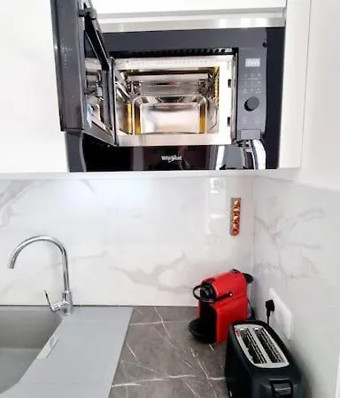 Luxury Apartment *
